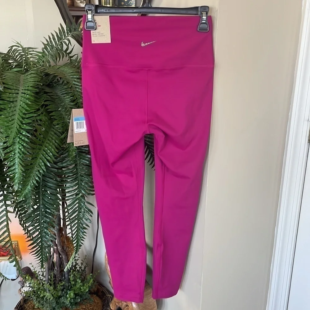 Brand New Nike Yoga Women's High-Waisted 7/8 Leggings Tight Fit Training Berry